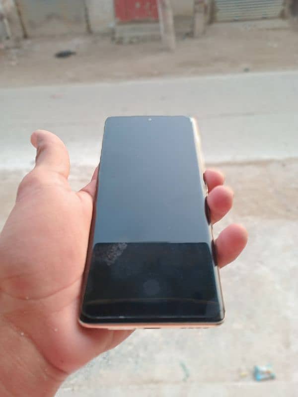 infinix zero 30 10/ 9.5 condition 6