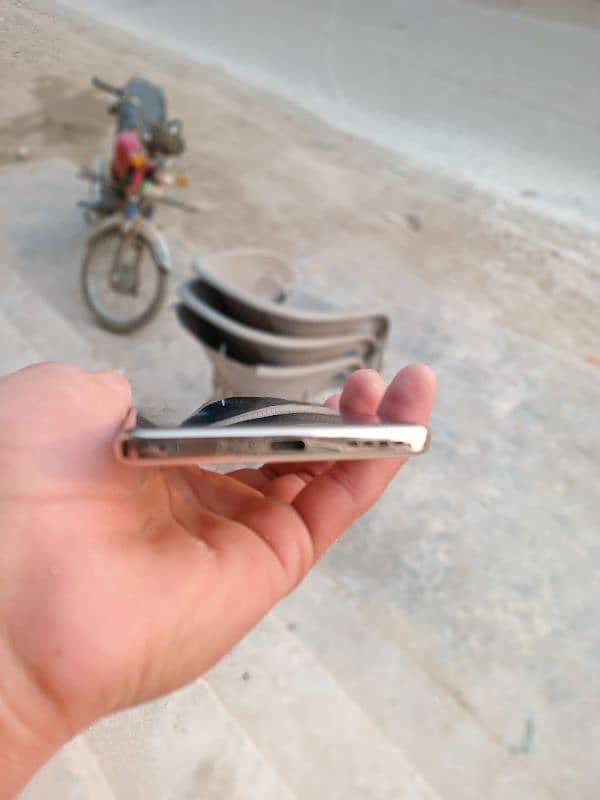 infinix zero 30 10/ 9.5 condition 8