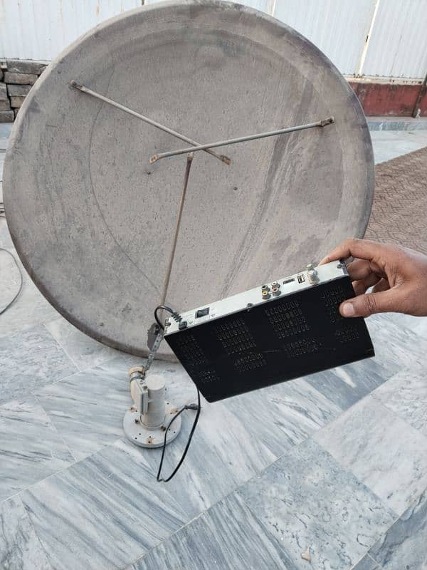 dish or receiver for sale gud condition 2