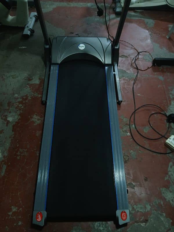 treadmils. (0309 5885468). ellapticals. spin bikes. gym cycles 8