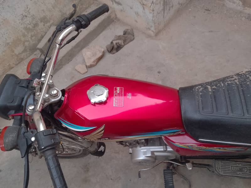 Honda CG 125 Sep-2018 Karachi Num 1