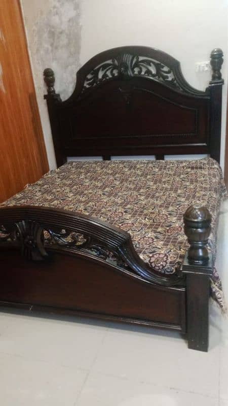 bed for sale with out matres 0