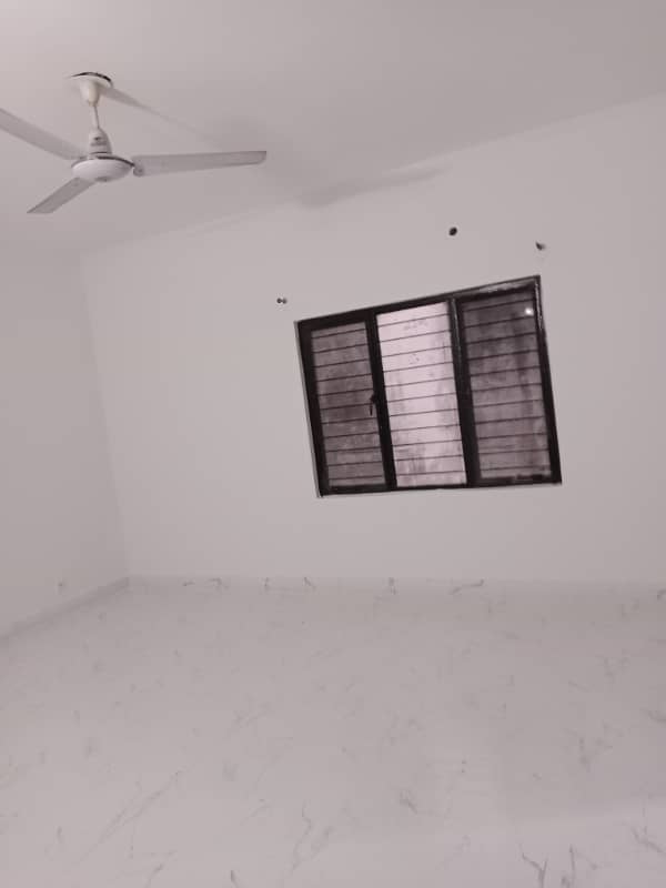 1 Kanal Upper Portion Available For Rent. 3