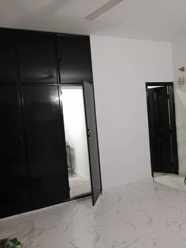 1 Kanal Upper Portion Available For Rent. 6