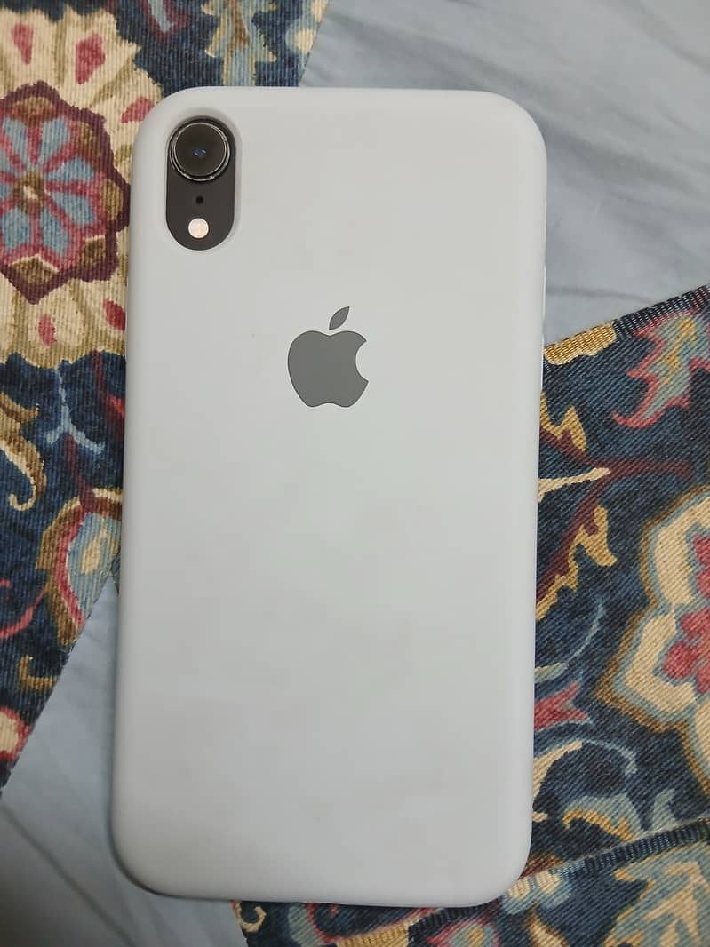 Apple iPhone XR 1