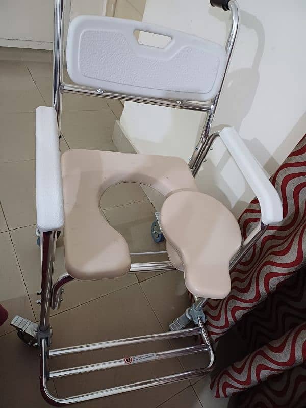 washroom/bathroom/commode  chair 0