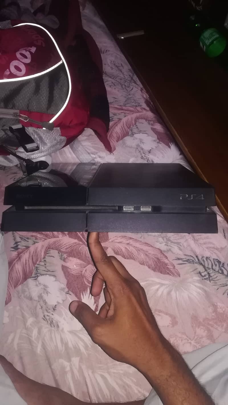 PS4 Sony Genuine Condition. No Repair my number watsp. 03048383645. 4