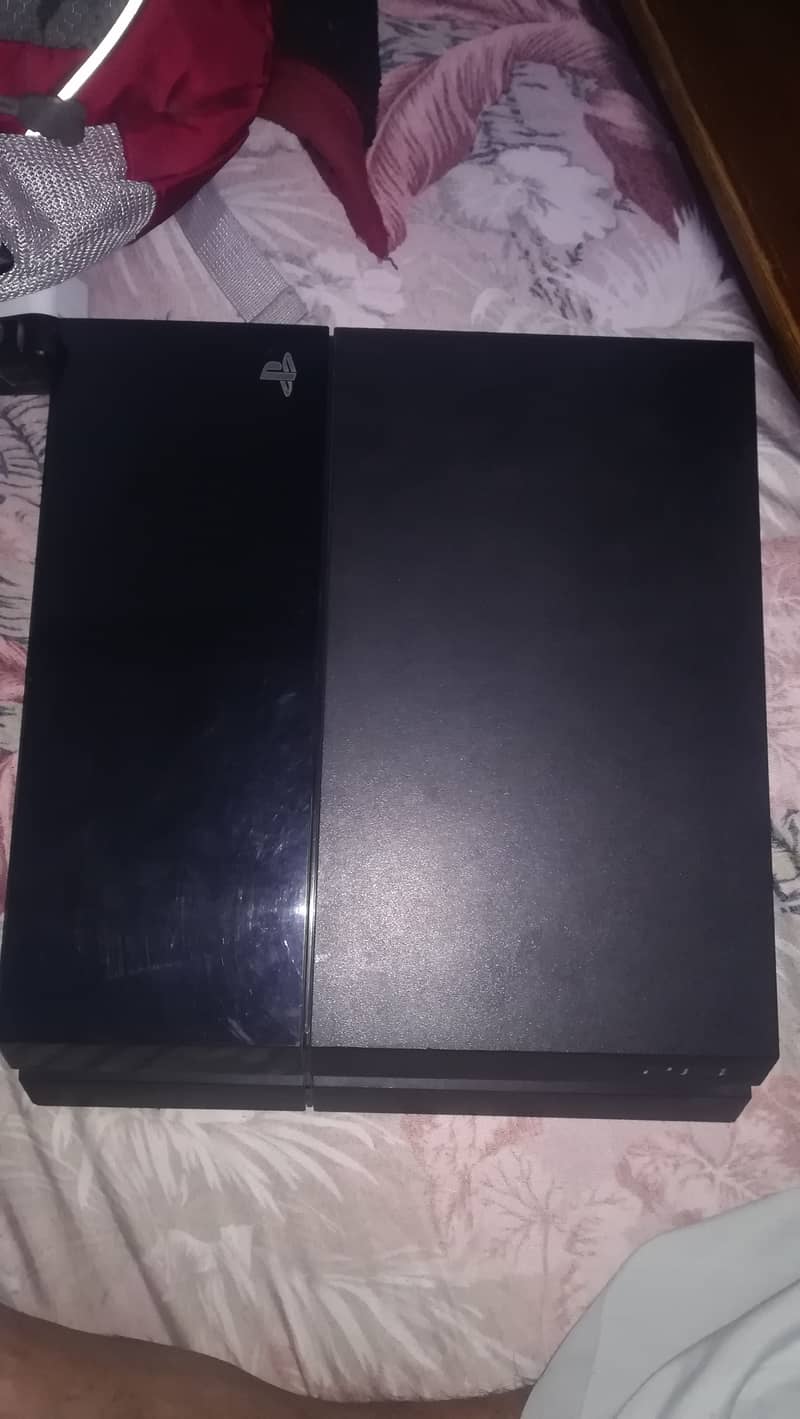 PS4 Sony Genuine Condition. No Repair my number watsp. 03048383645. 5