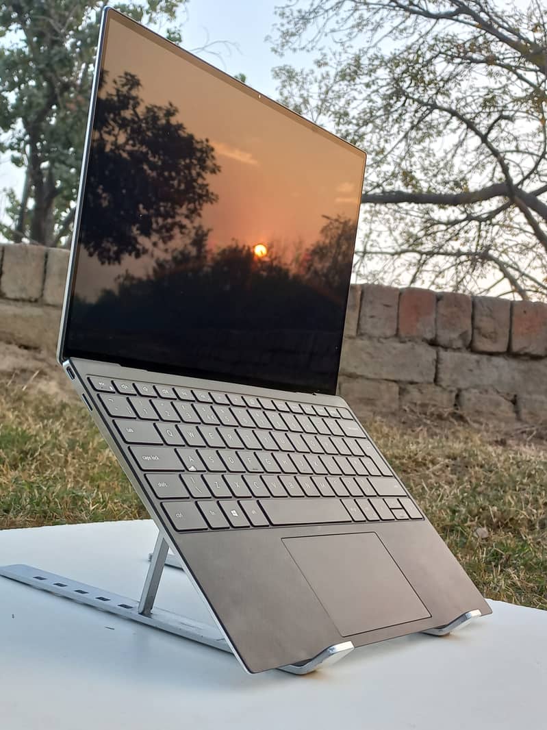 Dell xps 13 9310 11th gen | 4k bezeless | Best Price 8