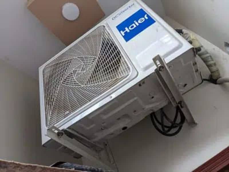 Haier 1.5 ton DC inverter heat and cool 1