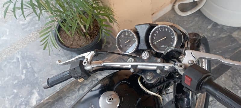 suzuki 150gs urgent sale exchange posibal 2