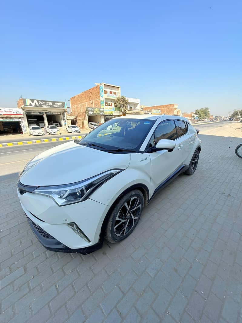 Toyota C-HR 2017 In Good Condition 2