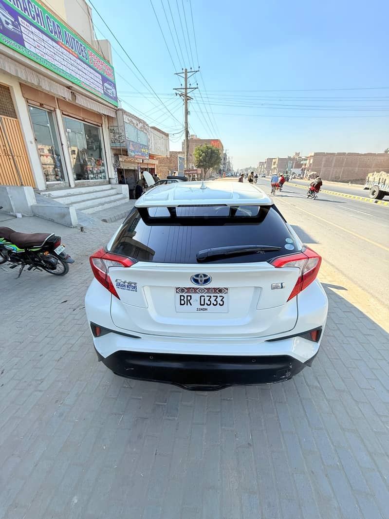 Toyota C-HR 2017 In Good Condition 3