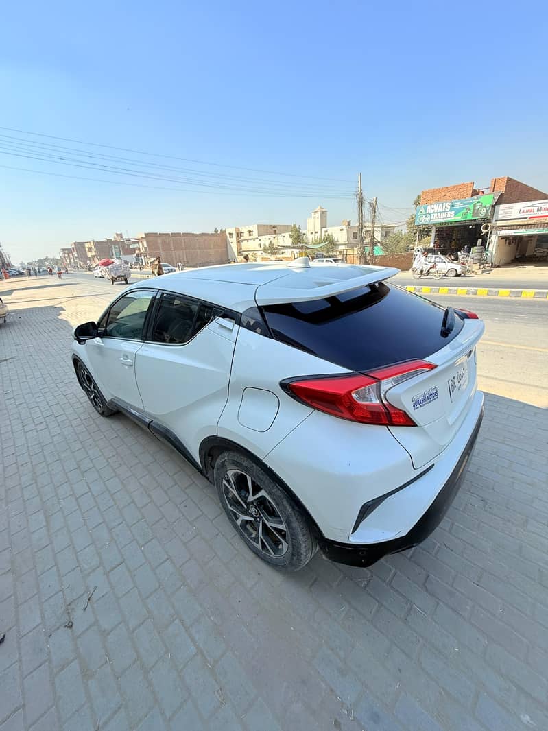 Toyota C-HR 2017 In Good Condition 5