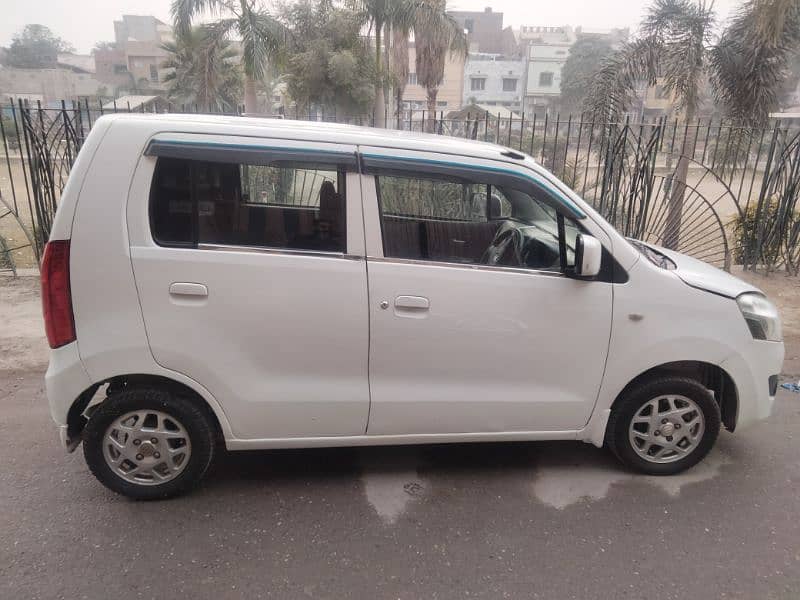 Suzuki Wagon R 2018 12