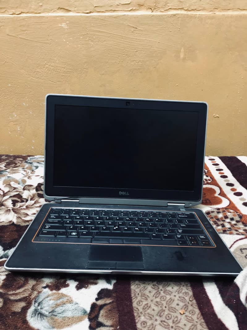 Core i7 2nd generation in good condition with charger and mouse free 3