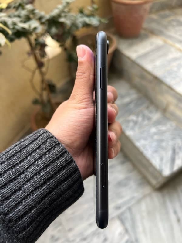 iphone xr jv,condition 10/10,battery health 91%,64gb 1