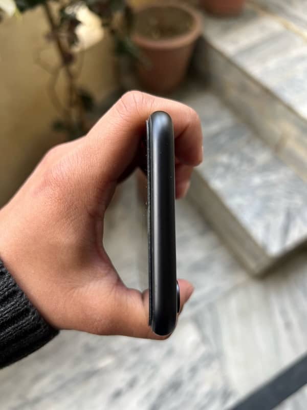 iphone xr jv,condition 10/10,battery health 91%,64gb 2