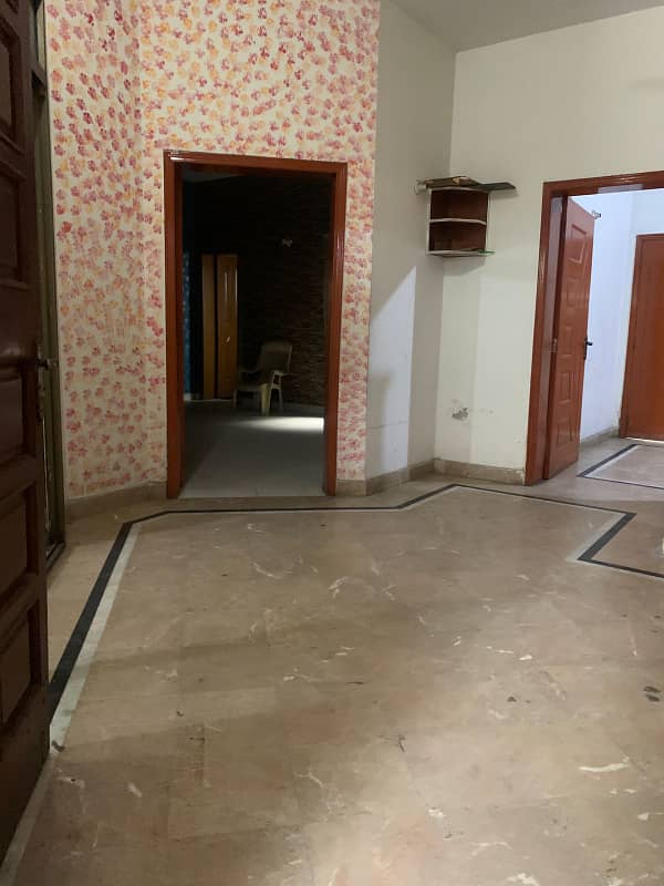 8 Marla House Near Main Road Suitable for office or Residence Gulberg 2 0