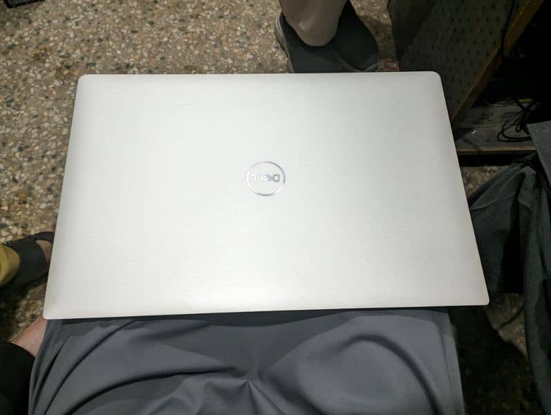 Dell precision 5530    i7 8 generation 1