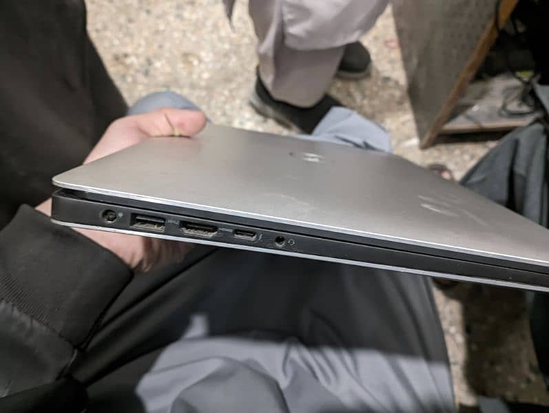 Dell precision 5530    i7 8 generation 2