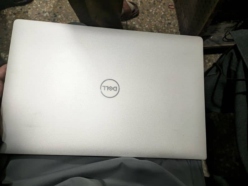 Dell precision 5530    i7 8 generation 5