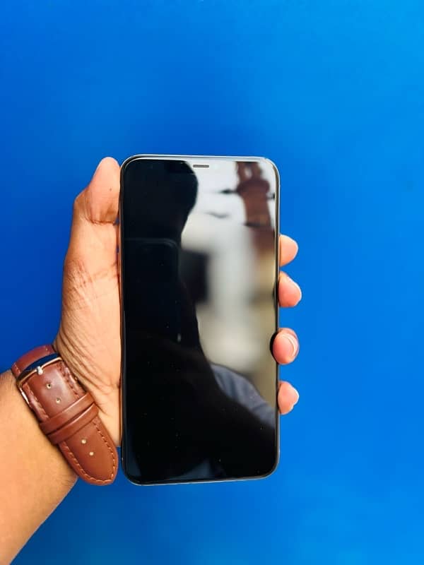 IPHONE 11 pro maxx PTA APPROVED 5