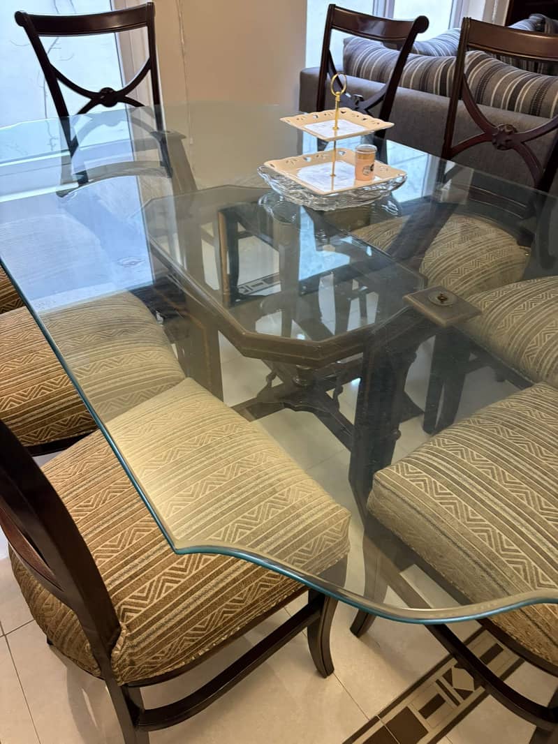 8 seater  dinning table pure shesham wood and heavy glas 4