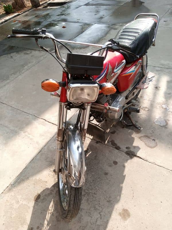 Honda 125 Model 2016 available for sell 3