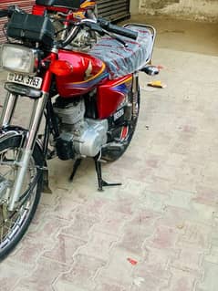 Honda CG 125 for sale 2012 model Lahore number