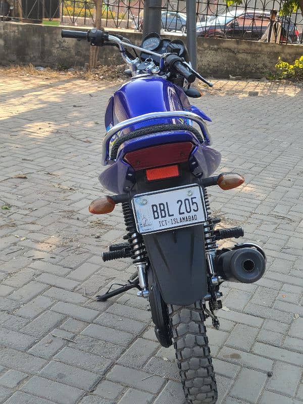 YAMAHA YBR 125 G BLUE COLOR 2