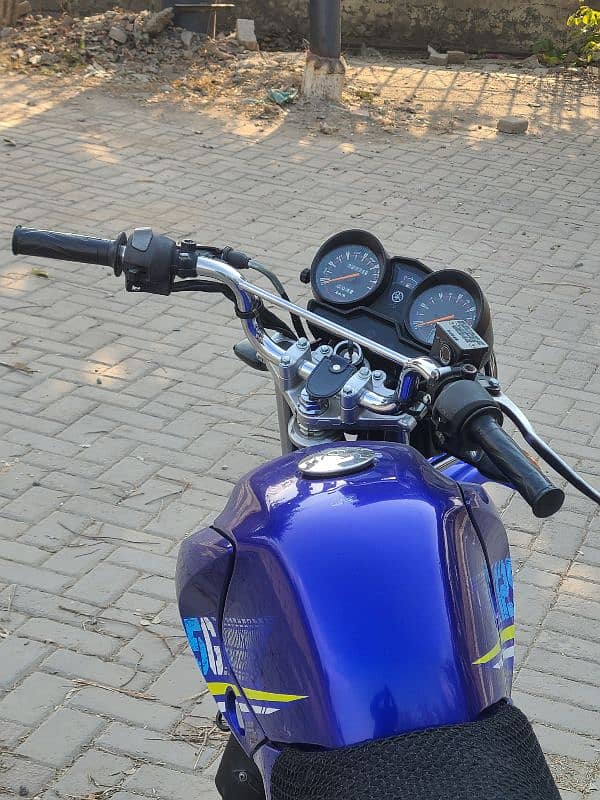 YAMAHA YBR 125 G BLUE COLOR 3