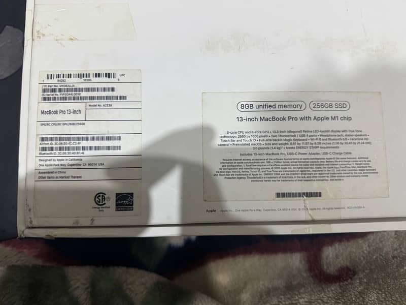 Apple MacBook Pro M1 8GB/256GB 2020 - Mint Condition - Original Box 3