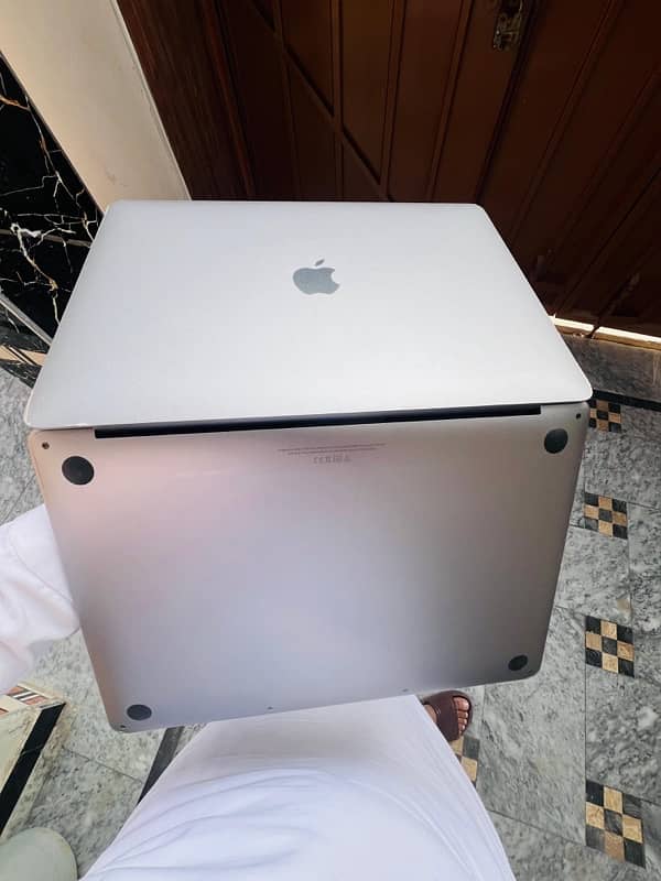 Apple MacBook Pro M1 8GB/256GB 2020 - Mint Condition - Original Box 8