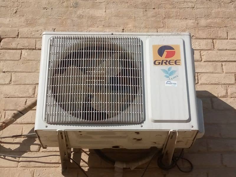 AC gree 1.5 ton 9