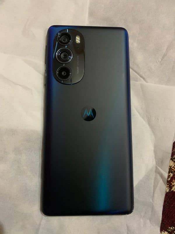 Motorola Edge 30 Pro 1