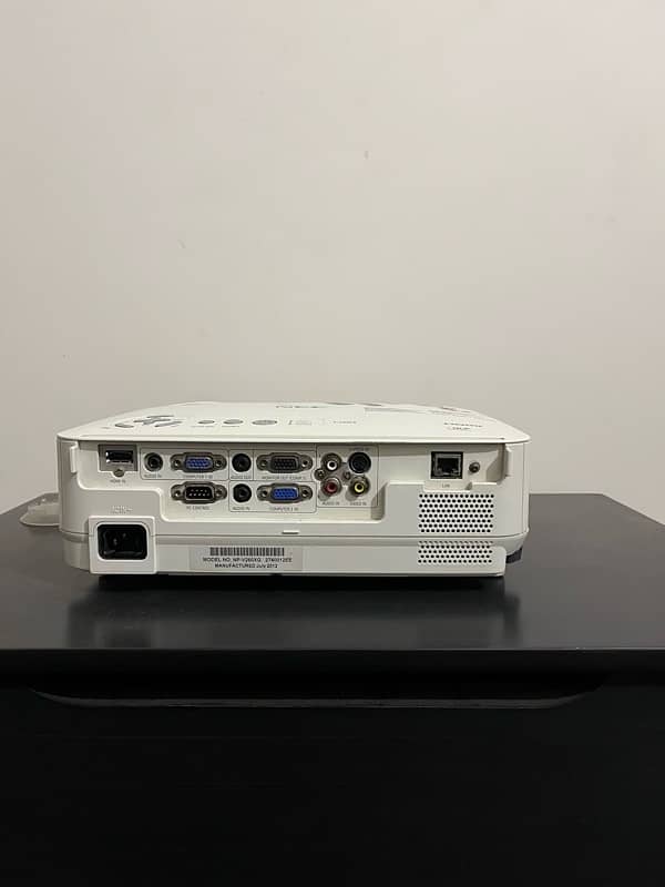 Projector NEC 260X 3