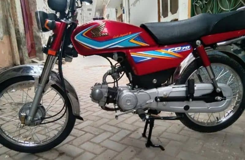 Honda CD70 motorcycle 3