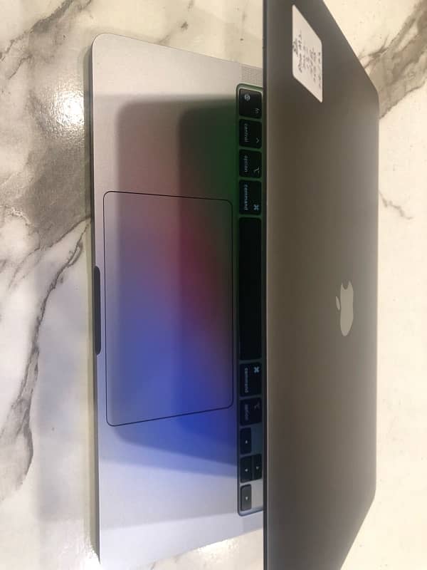 Apple Macbook M2 pro. . 2022/13” /macbook for sale 5