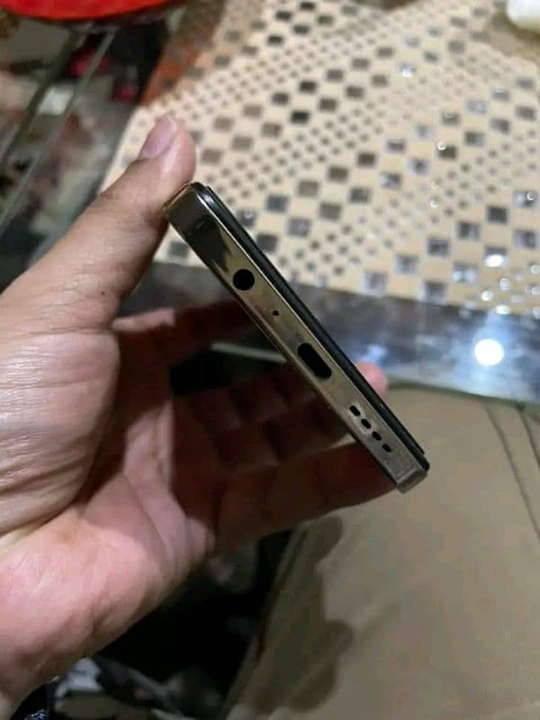 infinix note 30 8+256 condition 10/10 full new model demand 37 hazar 4