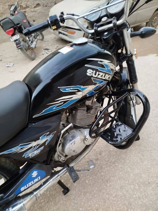 Suzuki GS 150 SE 2020 8