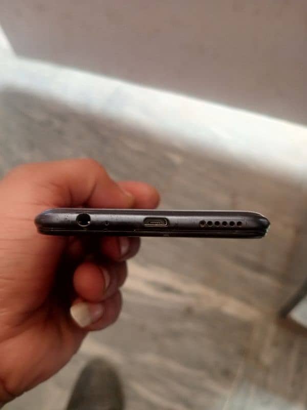 Infinix hot 8.2/32. sim ek hi chalti hai Baki all ok hai 5