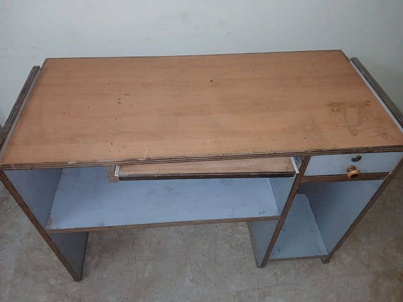 Computer Table for Sale 1