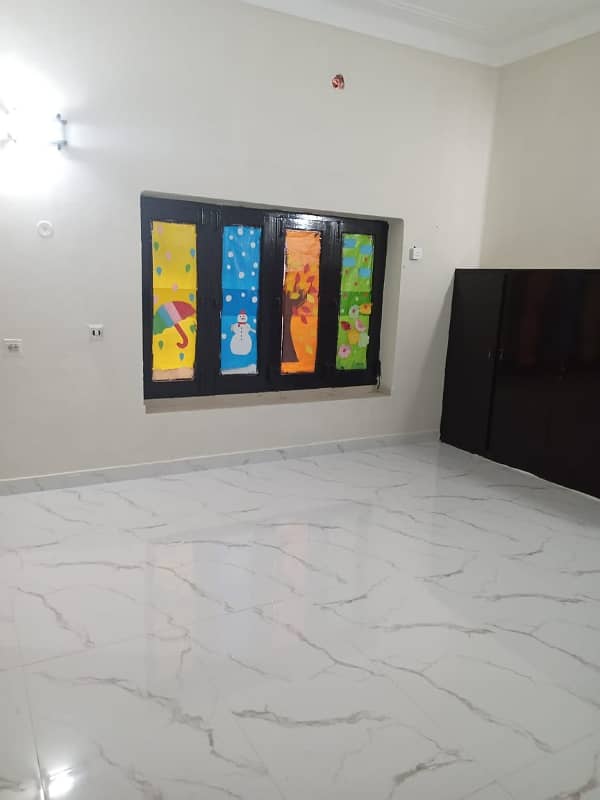 upper portion 1.5 Kanal house 3 beds with separate gate near polo ground 14