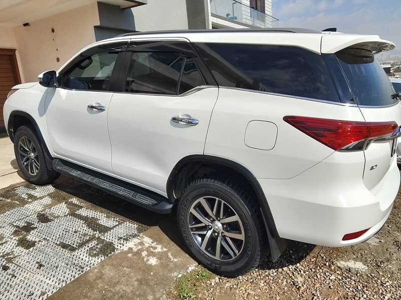 Toyota Fortuner V 2021 6