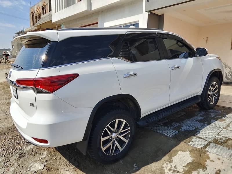 Toyota Fortuner V 2021 7