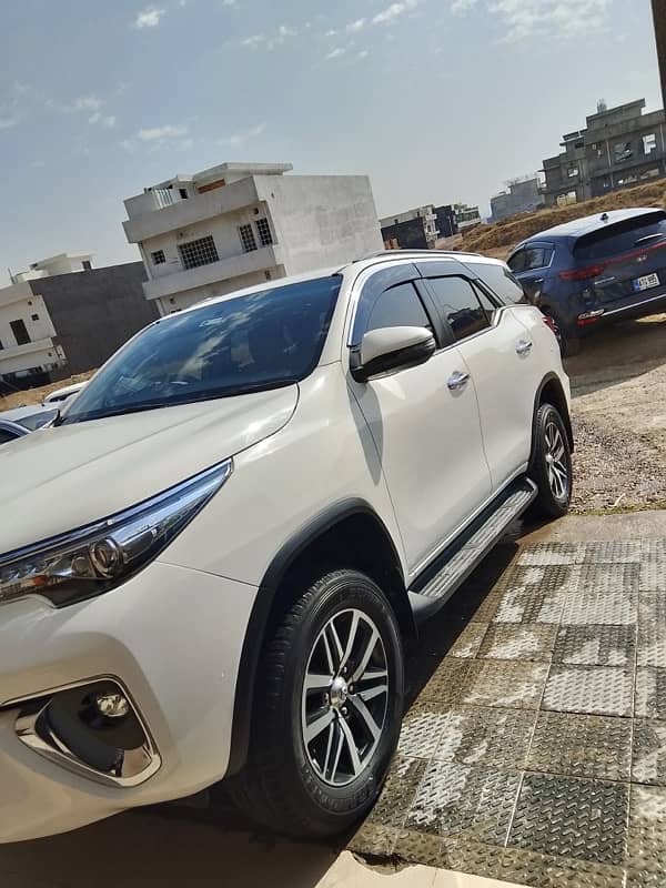 Toyota Fortuner V 2021 8