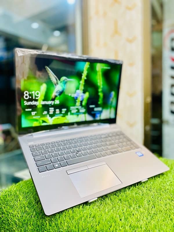 hp ZBook G6 15u touch | i7 8th gen | 32gb 512gb | 16gb gb UHD GRAPHICS 6