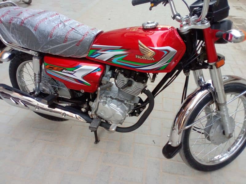 Honda 125 Hyderabad number 22 model 4