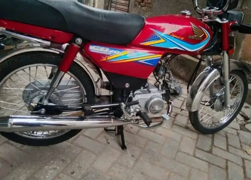 Honda CD70 motorcycle argent sale 2